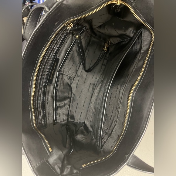 Michael Kors Elegant Black Tote - Picture 4 of 5
